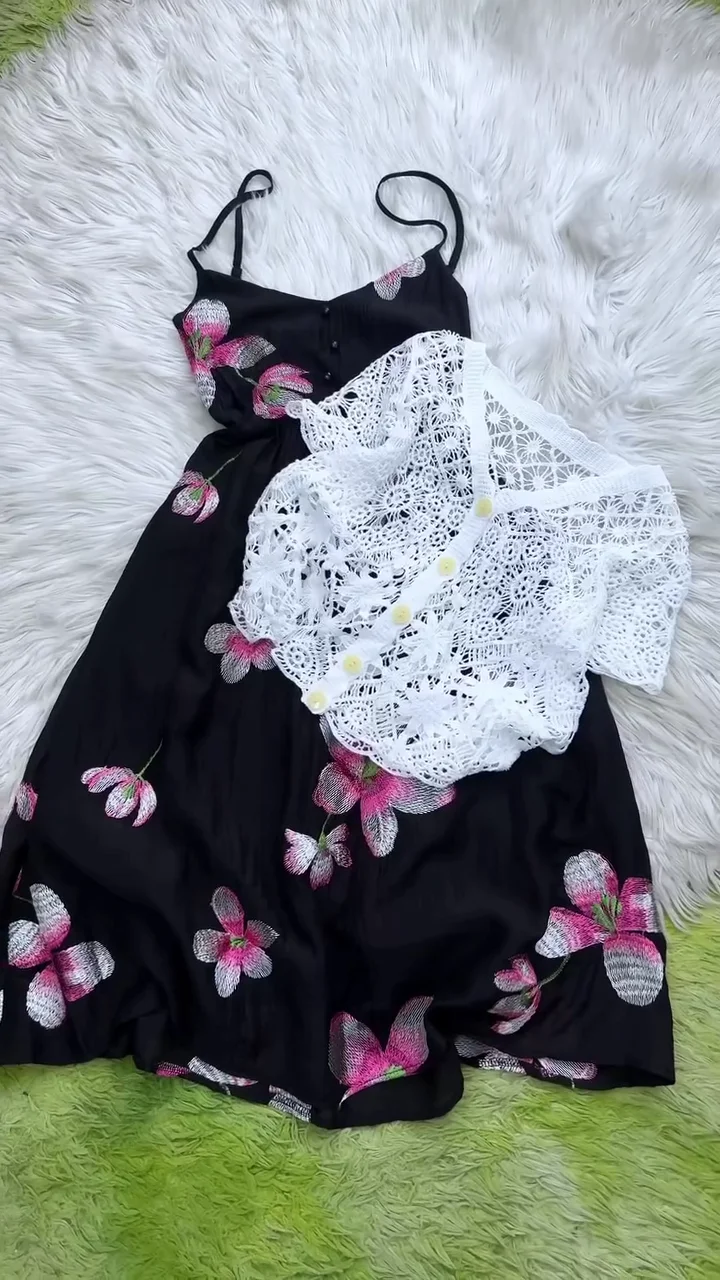 Elegant Two-Piece Summer Outfit for Women
